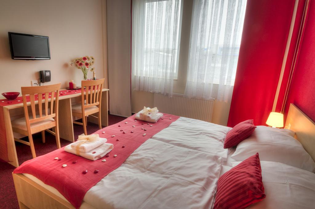 City Hostel Brno Модржице Екстер'єр фото