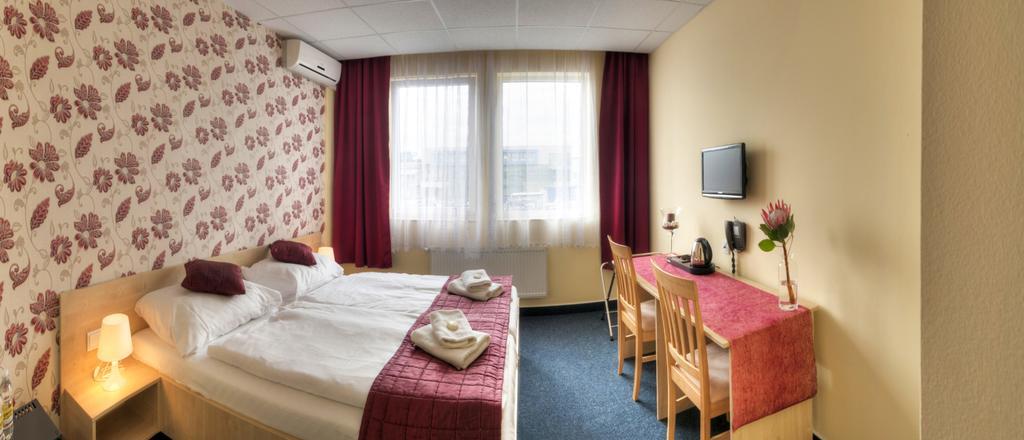 City Hostel Brno Модржице Екстер'єр фото
