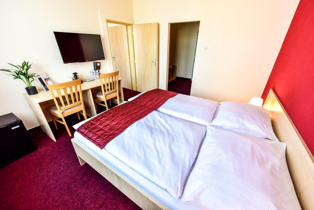 City Hostel Brno Модржице Екстер'єр фото