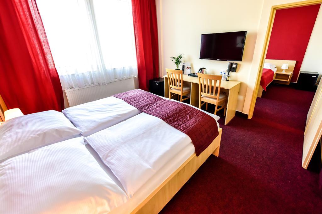 City Hostel Brno Модржице Екстер'єр фото