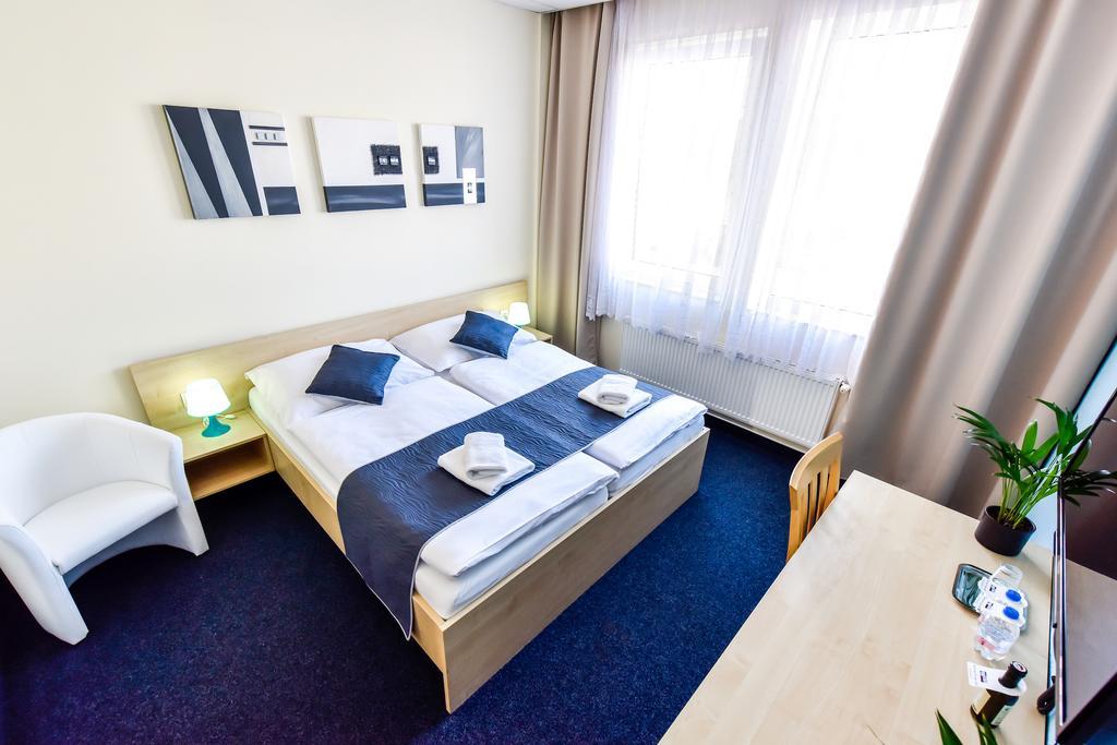 City Hostel Brno Модржице Екстер'єр фото