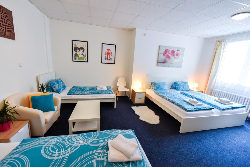 City Hostel Brno Модржице Екстер'єр фото