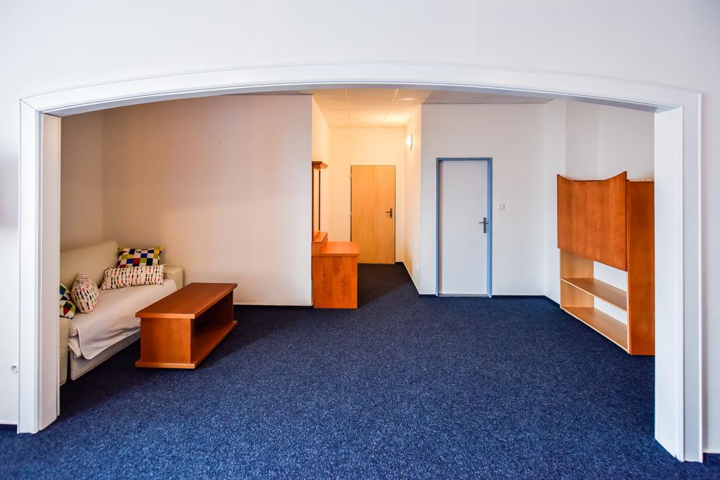 City Hostel Brno Модржице Екстер'єр фото