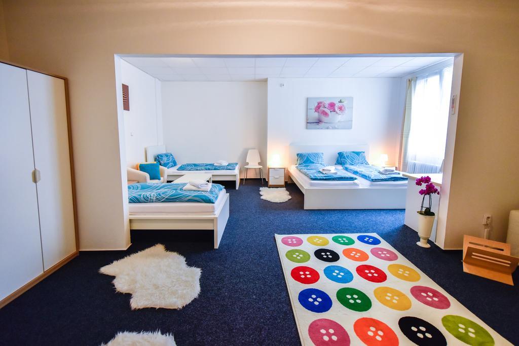 City Hostel Brno Модржице Екстер'єр фото