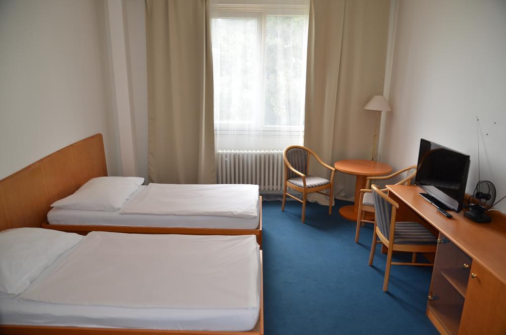 City Hostel Brno Модржице Екстер'єр фото
