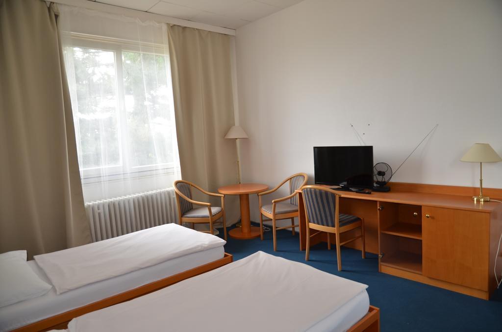 City Hostel Brno Модржице Екстер'єр фото