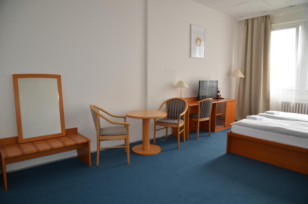 City Hostel Brno Модржице Екстер'єр фото